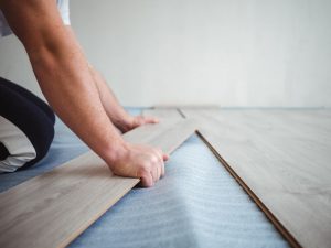 Oświetlenie salonu: Jak stylowo dobrać lampy do wnętrza?
