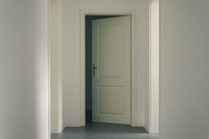 Białe drzwi wewnętrzne porta czyli jak dobrać drzwi wewnętrzne?